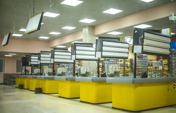 Supermarket Žluté Pokladní Boxy Velkém Nákupním Centru — Stock fotografie
