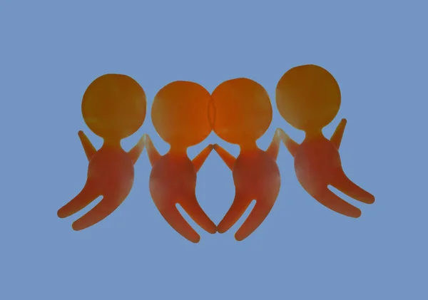 Quatro Figuras Humanas Masculino Feminino Equipe Frente Mãos Dadas Fundo — Fotografia de Stock