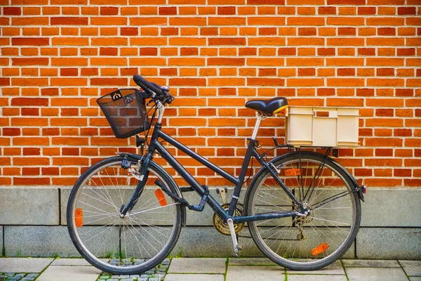 Vista Clássica Bicicleta Parede Vista Lateral Bicicleta Retro Beira Estrada — Fotografia de Stock