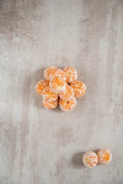 Mandarinas, clementinas, mandarinas o naranjas pequeñas de color naranja — Foto de Stock