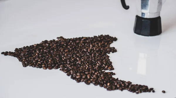 Kávébab Dél-Amerika kontinensének formájában — Stock Fotó