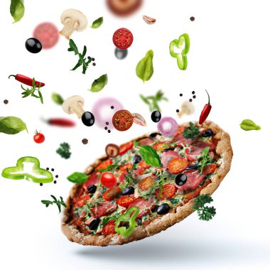 İçi renkli sebzelerle dolu uçan pizza fesleğen, mercanbalığı, sıcak zeytin.