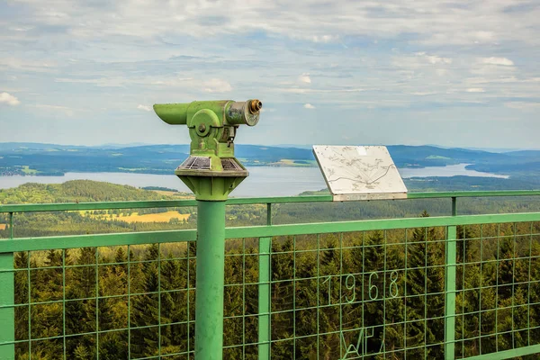 Vintage érme zöld kilátó binokuláris, Cseh országok hajózási kilátással — Stock Fotó