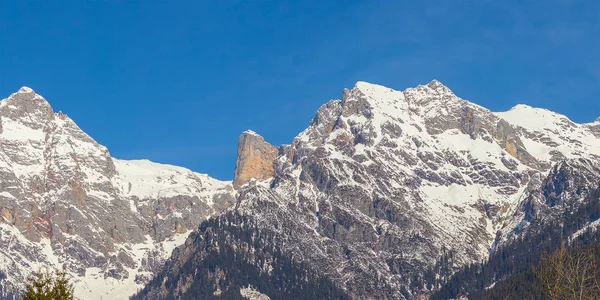 Magas Hegyek Panoráma Táj Alpesi Gerincen Ellen Tiszta Kék — Stock Fotó