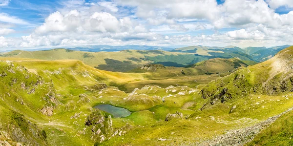 Panorama das montanhas dos Cárpatos — Fotografia de Stock