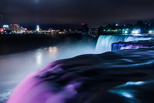 Niagara Falls ışık gösterisi — Stok fotoğraf
