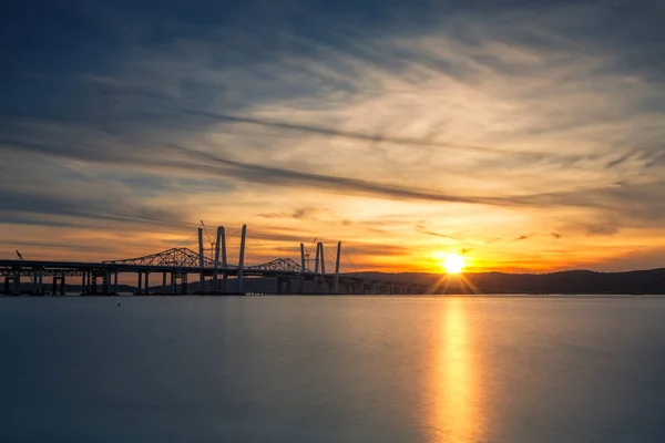 Nye og gamle Tappan Zee broer - Stock-foto