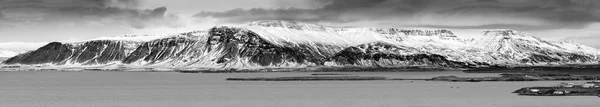 Berg Esja Mount Esja Een Vulkanisch Bergketen Ligt Het Zuidwesten — Stockfoto