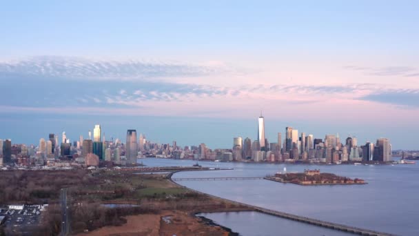 Εναέρια πλάνα της Νέας Υόρκης και Jersey City skylines — Αρχείο Βίντεο