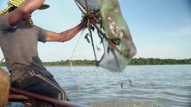 Balık ağı ile adam