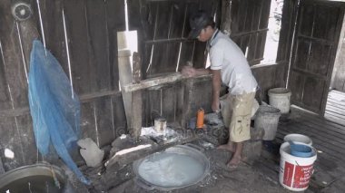 Çıkart dışarı raf ve hamur kalıntı ahşap basın çevresinde temizleme makinesi