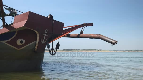 Seção de tubulação compondo equipamento de dragagem de barco — Vídeo de Stock