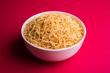 hint favori snack tarifi Aloo Sev