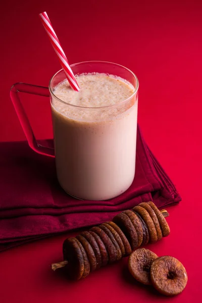 Anjeer milk shake or fig milk shake, health drink with dried figs, selective focus — Stock Photo, Image