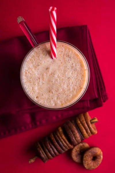 Anjeer milk shake or fig milk shake, health drink with dried figs, selective focus — Stock Photo, Image