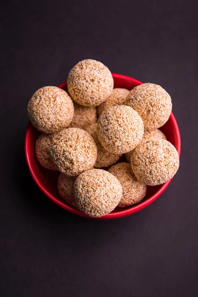 Cholai ke laddo oder rajgira laddu oder amaranth ladoo in Schüssel oder Teller — Stockfoto