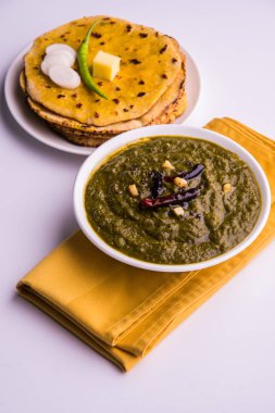 makki di roti ve sarso ka saag, ünlü Kuzey Hint yemekleri