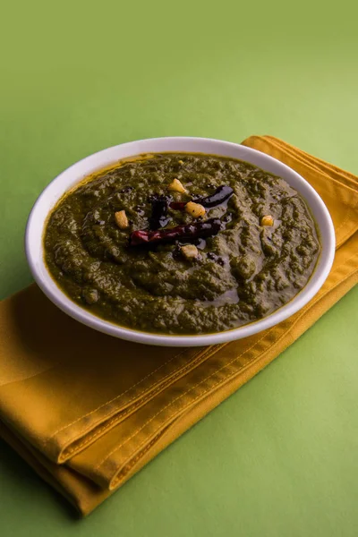 Makki di roti a sarso ka saag, slavné Severní indické potraviny — Stock fotografie