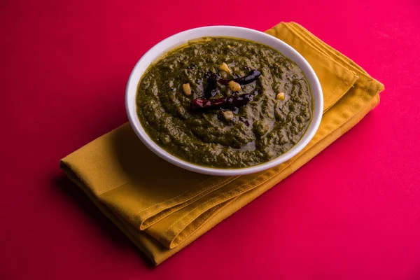 Makki di roti a sarso ka saag, slavné Severní indické potraviny — Stock fotografie