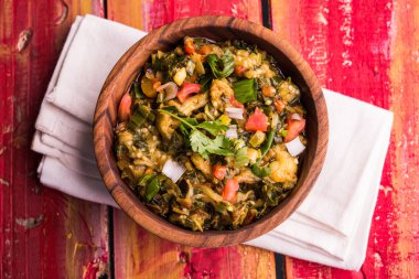 Güney Asya gıda maddesini, maharashtra, tadı Jowar un düz ekmek veya bhakar veya bhakri ile büyük içinde popüler Baigan Bharta - patlıcan püresi olduğunu