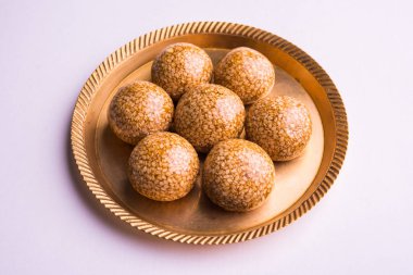 Ke gidecektir til veya laddu veya susam tatlı laddu Til