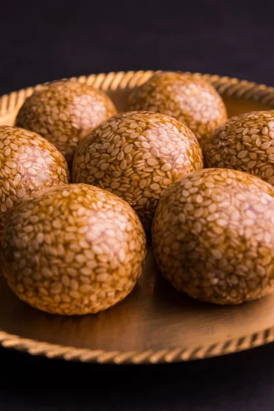 直到科拉杜或直到 laddu 或芝麻甜 laddu — 图库照片