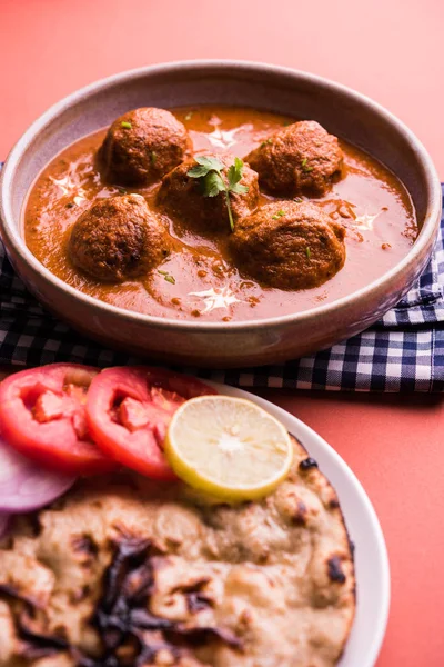 Kashmiri Dum Aloo Caril Batata Picante Decorado Com Creme Fresco — Fotografia de Stock