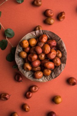 Organik toz Hint hünnap veya ber veya berry (Ziziphus mauritiana) moody aydınlatma, seçici odak