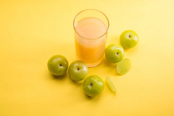 Amla ayurvédique ou jus de groseille indienne, alimentation saine — Photo