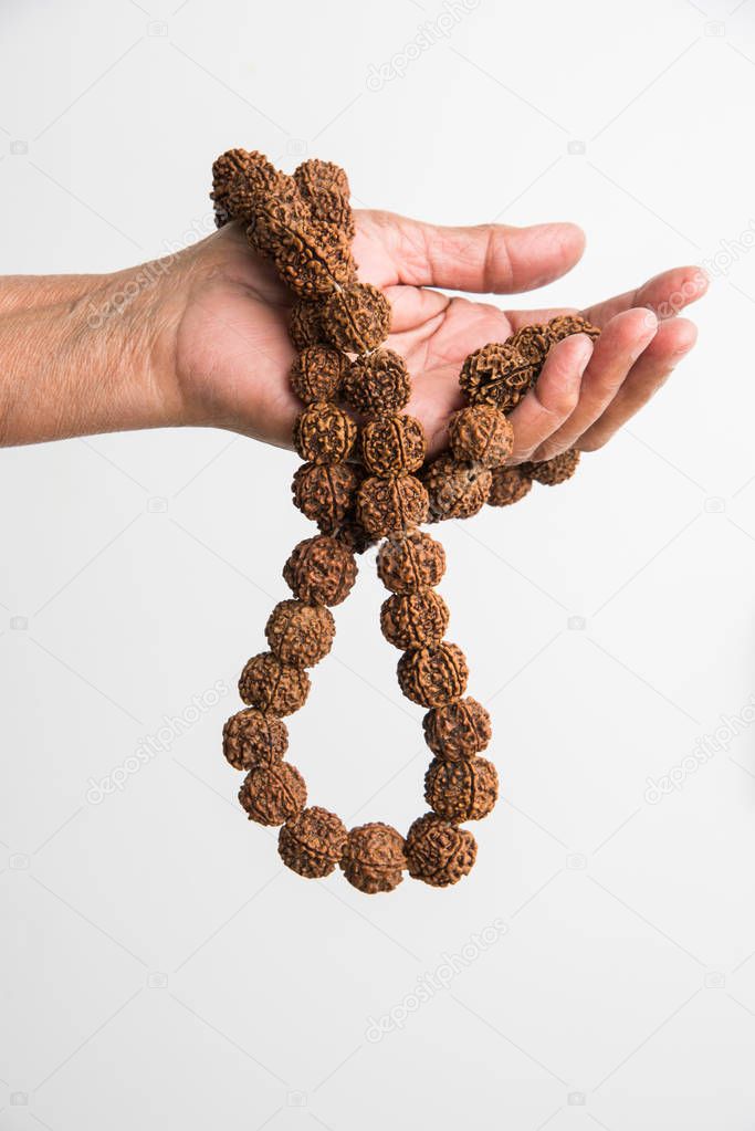 pix Rudraksha Mala Wallpaper closeup picture of hand while doing