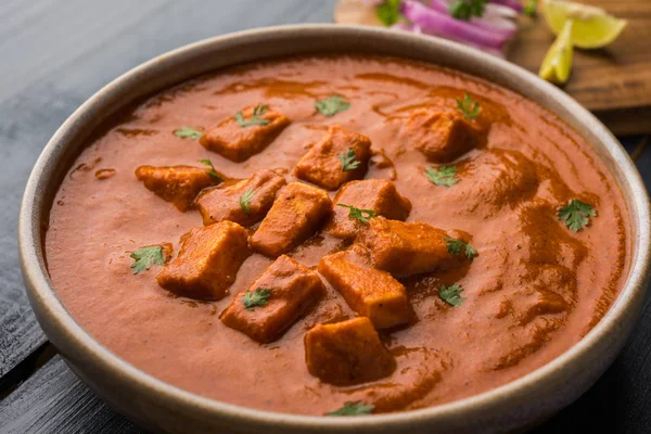 paneer tereyağı masala veya peynir cottage köri, düğün ya da partiler, seçici odak popüler Hint öğle/akşam yemeği menüsünde