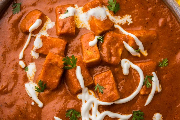 Paneer масло масала или сыр коттедж карри, популярные индийские обед / ужин меню на свадьбах или вечеринках, избирательный фокус — стоковое фото