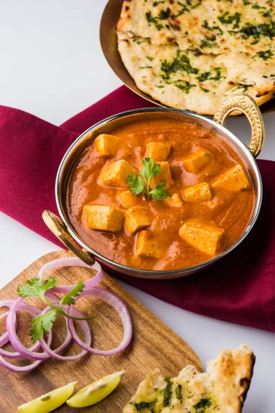 Paneer tereyağı masala veya peynir cottage köri, düğün ya da partiler, seçici odak popüler Hint öğle/akşam yemeği menüsünde — Stok fotoğraf