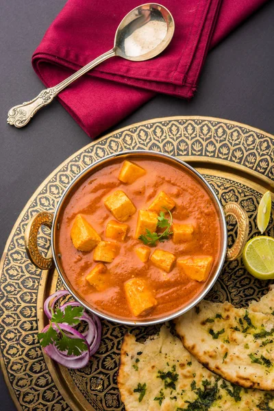 Paneer butter masala eller ost stuga curry, populära Indisk lunch och middag menyn i bröllop eller fester, selektivt fokus — Stockfoto