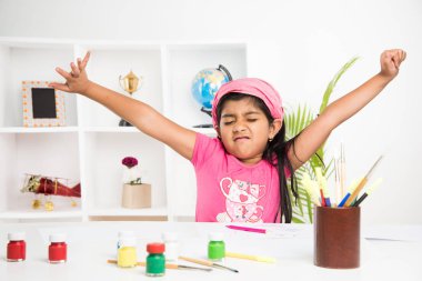 Hintli kız boyama veya çizim