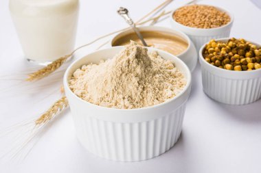 Sattu Atta / Satu veya sattu cha Peeth biri en iyi doğal ve beslenme açısından zengin yiyecek. Kuru kavrulmuş ve şişkin buğday ve chana dal, maharashtra, Hindistan bir sağlıklı kahvaltı içki imal edilir