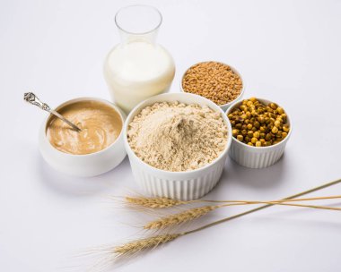 Sattu Atta / Satu veya sattu cha Peeth biri en iyi doğal ve beslenme açısından zengin yiyecek. Kuru kavrulmuş ve şişkin buğday ve chana dal, maharashtra, Hindistan bir sağlıklı kahvaltı içki imal edilir