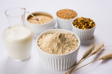 Sattu Atta / Satu veya sattu cha Peeth biri en iyi doğal ve beslenme açısından zengin yiyecek. Kuru kavrulmuş ve şişkin buğday ve chana dal, maharashtra, Hindistan bir sağlıklı kahvaltı içki imal edilir