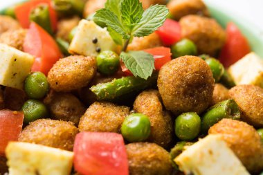 Soya 65 parçalar ya da soya yığın fry sağlıklı bir aperatif yemek protein zengin, vejetaryen tabağı ideal yeni başlayanlar için kolay. popüler Hint yemeği. seçici odak