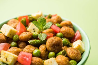 Soya 65 parçalar ya da soya yığın fry sağlıklı bir aperatif yemek protein zengin, vejetaryen tabağı ideal yeni başlayanlar için kolay. popüler Hint yemeği. seçici odak