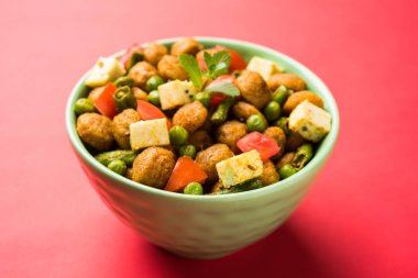 Soya 65 parçalar ya da soya yığın fry sağlıklı bir aperatif yemek protein zengin, vejetaryen tabağı ideal yeni başlayanlar için kolay. popüler Hint yemeği. seçici odak