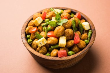 Soya 65 parçalar ya da soya yığın fry sağlıklı bir aperatif yemek protein zengin, vejetaryen tabağı ideal yeni başlayanlar için kolay. popüler Hint yemeği. seçici odak