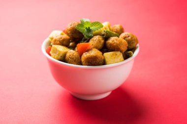 Soya 65 parçalar ya da soya yığın fry sağlıklı bir aperatif yemek protein zengin, vejetaryen tabağı ideal yeni başlayanlar için kolay. popüler Hint yemeği. seçici odak