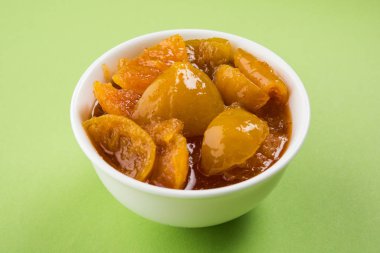 Hint Limon Turşu veya nimbu ka achar / loncha içinde arka