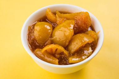 Hint Limon Turşu veya nimbu ka achar / loncha içinde arka