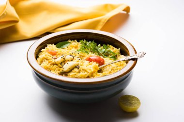 dal khichadi veya dal khichdi, popüler Hint yemeği. seçici odak