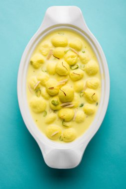   Download önizleme Angoori rasmalai veya anguri ras malai Hint bir tatlı olduğunu. Süzme peynir iyi şeker formu üzüm büyüklüğünde toplar için haddelenmiş ve chashni, şekerli şurup batırılmış sonra yapılmış. seçici odak