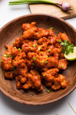 Gobi Mançurya kuru - Hindistan popüler sokak gıda karnabahar çiçeği, seçici odak yaptı