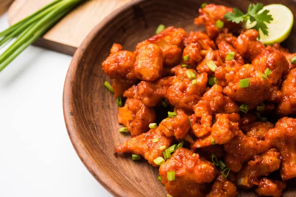 Gobi Manchurian seco - Popular comida de rua da Índia feita de couve-flor florzinhas, foco seletivo — Fotografia de Stock