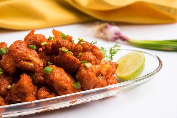 Gobi Manchurian seco - Popular comida de rua da Índia feita de couve-flor florzinhas, foco seletivo — Fotografia de Stock